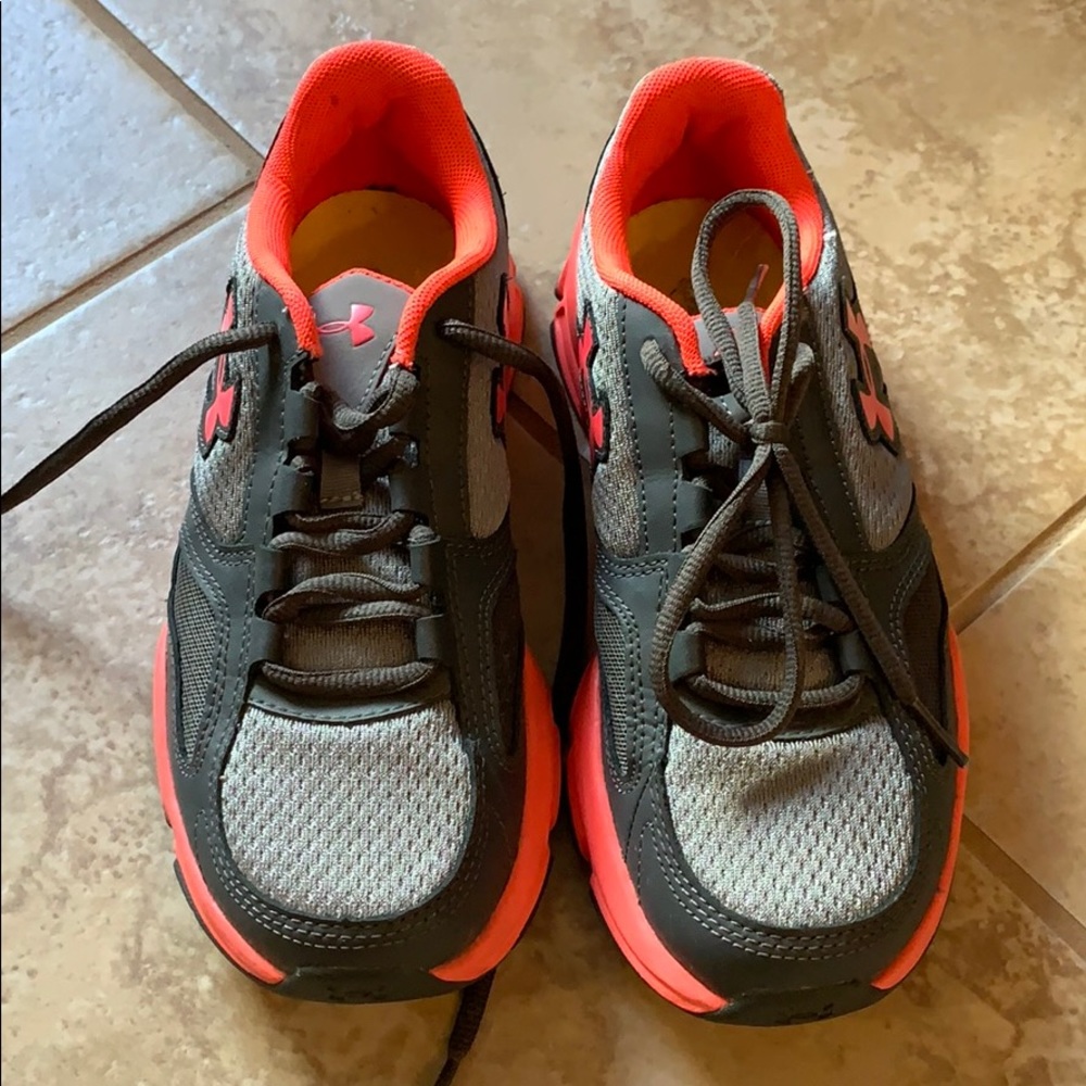Under Armour tennis shoes